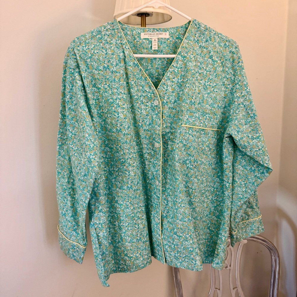 Victoria’s Secret Country Vintage Women’s Small Floral Print Pajama Top